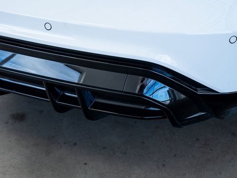 Used 2024 Audi e-tron GT Prestige image 28