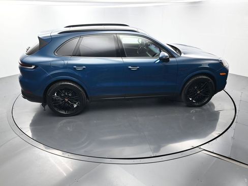 Certified 2026 Porsche Cayenne E-Hybrid AWD/4WD image 37