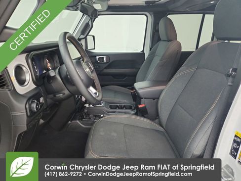 Certified 2025 Jeep Wrangler Sahara AWD/4WD image 18