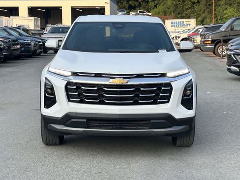 Used 2026 Chevrolet Equinox LT w/ Convenience Package II FWD image 2