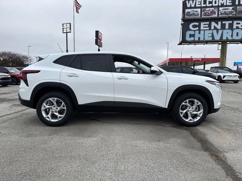 New 2026 Chevrolet Trax LS w/ LS Convenience Package image 7