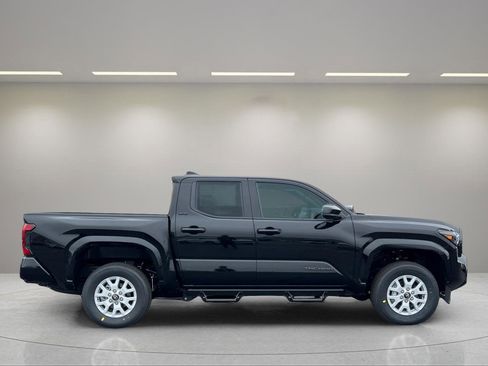 New 2026 Toyota Tacoma SR5 image 2