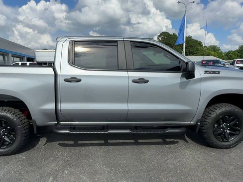 Used 2023 Chevrolet Silverado 1500 Custom Trail Boss w/ LPO, Dark Essentials Package AWD/4WD image 9