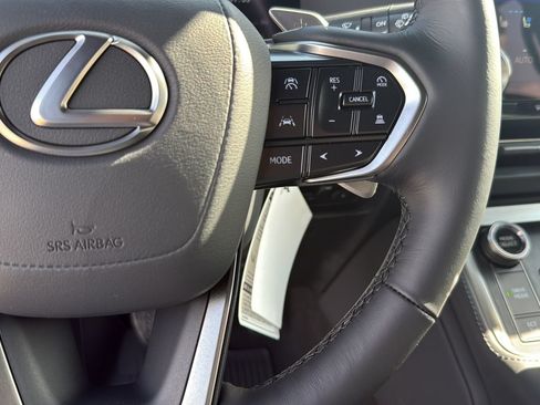 Used 2026 Lexus GX 550 w/ Accessory Package (2T) AWD/4WD image 17