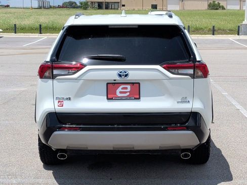 Used 2022 Toyota RAV4 SE AWD/4WD image 7