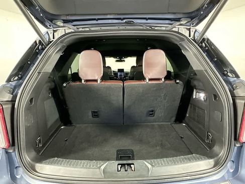 Certified 2021 Ford Explorer Platinum w/ Equipment Group 601A image 21