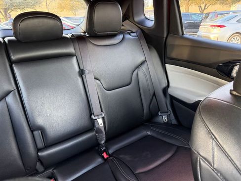 Used 2025 Jeep Compass Limited AWD/4WD image 37