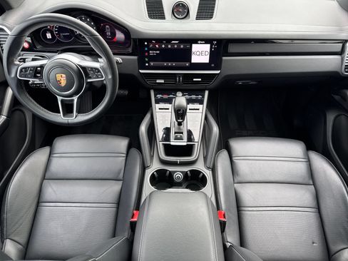 Certified 2023 Porsche Cayenne AWD/4WD image 5