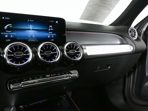 Used 2022 Mercedes-Benz GLB 250 4MATIC image 13