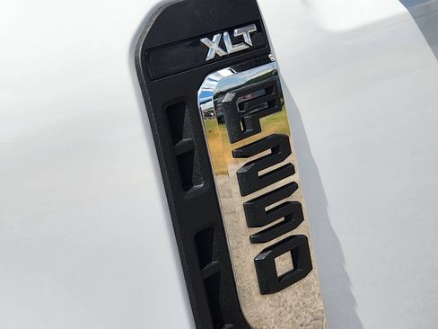 Used 2025 Ford F250 XLT AWD/4WD image 12