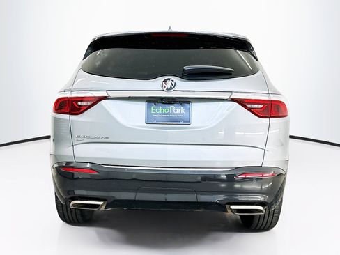 Used 2024 Buick Enclave Premium image 7