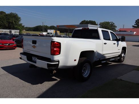 Used 2019 Chevrolet Silverado 3500 LT w/ LT Convenience Package AWD/4WD image 6