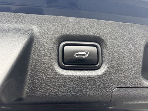 Used 2020 Hyundai Santa Fe Limited image 18