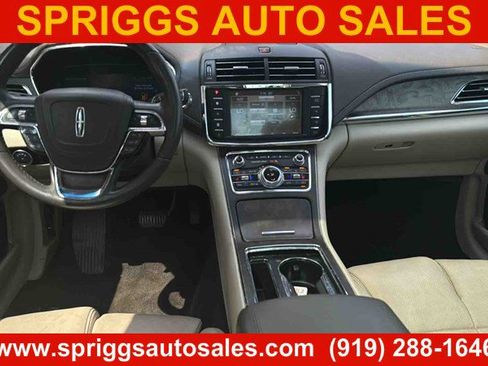 Used 2017 Lincoln Continental Reserve w/ Technology Package AWD/4WD image 5