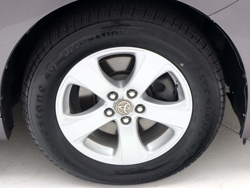 Used 2012 Toyota Sienna LE FWD image 30