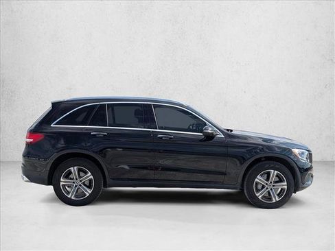 Used 2019 Mercedes-Benz GLC 300 4MATIC image 4
