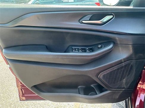 Used 2023 Jeep Grand Cherokee L Laredo image 13