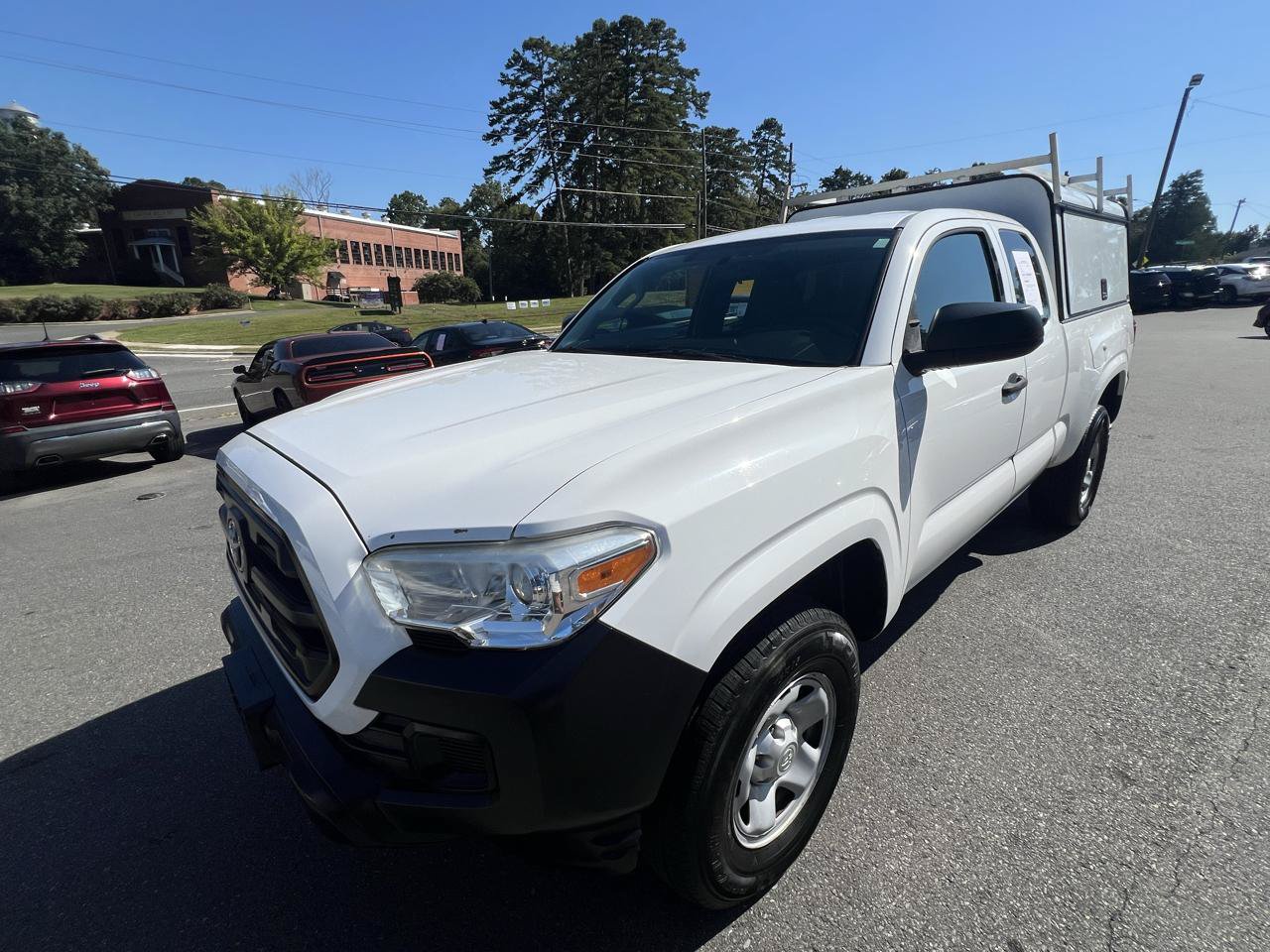 Used 2016 Toyota Tacoma SR RWD image 1