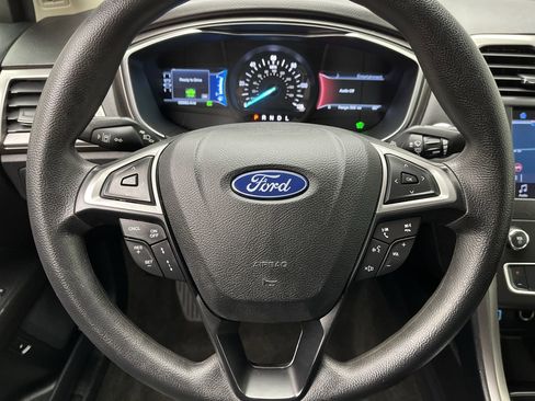 Used 2019 Ford Fusion SE FWD image 15
