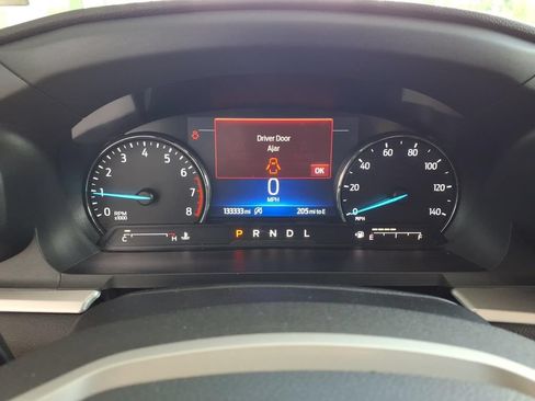 Used 2022 Ford Explorer XLT AWD/4WD image 8
