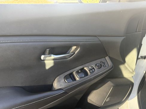 Used 2021 Nissan Sentra SV image 9