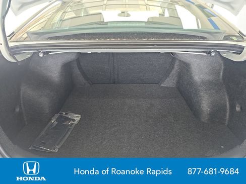 Used 2025 Nissan Altima 2.5 SV FWD image 19