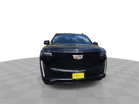 Used 2024 Cadillac Escalade ESV Sport w/ Touring Package image 3