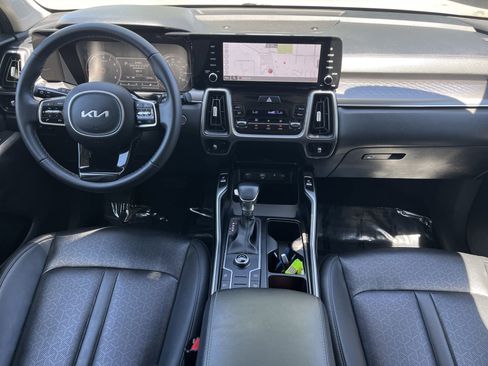 Used 2023 Kia Sorento S w/ Panoramic Sunroof Package FWD image 2