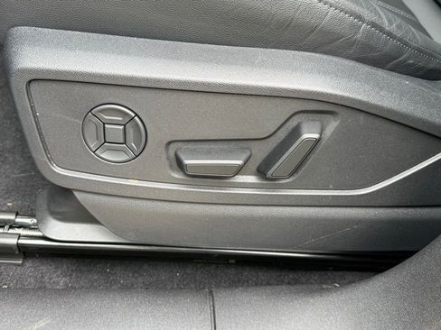 Used 2025 Audi Q5 Premium Plus w/ Premium Plus AWD/4WD image 24