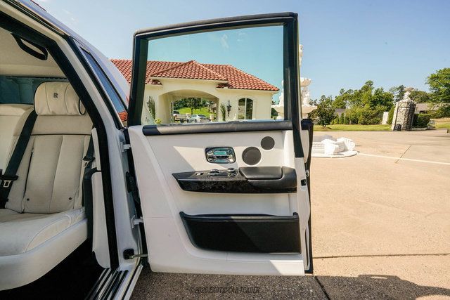 Used 2020 Rolls-Royce Phantom Sedan RWD image 26