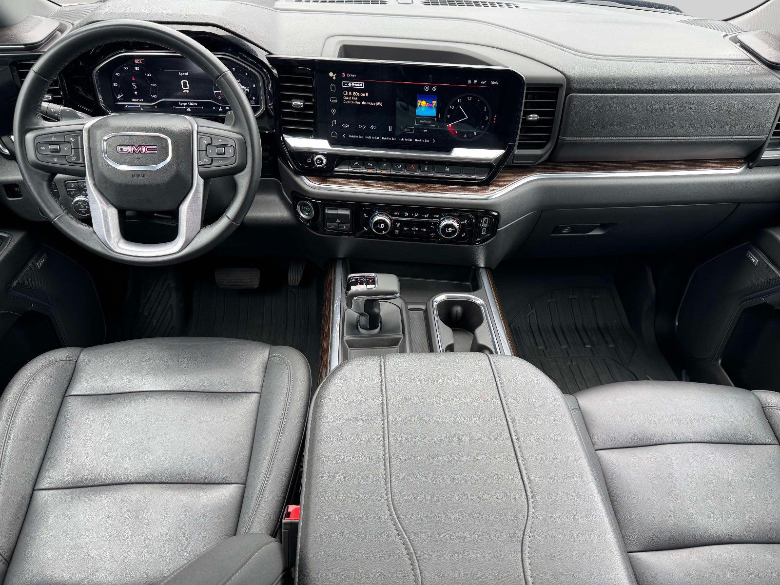 Used 2024 GMC Sierra 1500 Elevation w/ Elevation Premium Package AWD/4WD image 2