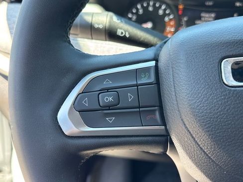 Used 2024 Jeep Compass Latitude w/ Sun and Sound Group AWD/4WD image 25