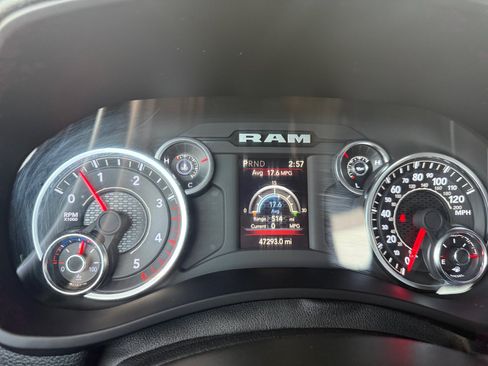 Used 2024 RAM 3500 Big Horn AWD/4WD image 13
