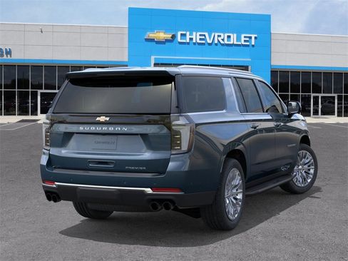 New 2026 Chevrolet Suburban Premier image 4