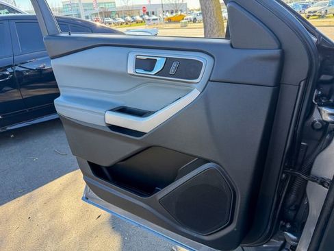 Used 2022 Ford Explorer XLT w/ Equipment Group 202A image 13