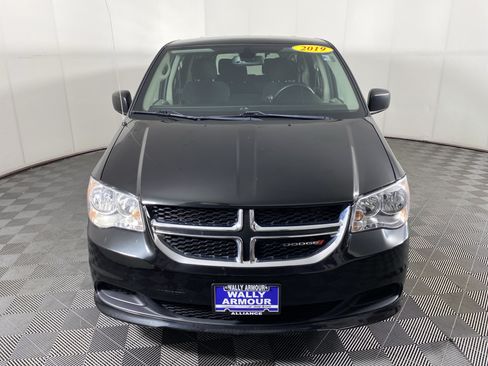 Used 2019 Dodge Grand Caravan SE w/ UConnect Hands-Free Group FWD image 10