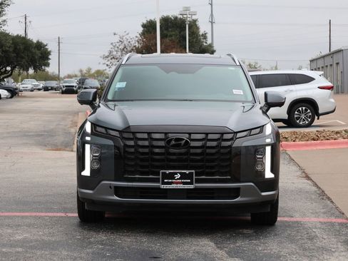 Used 2024 Hyundai Palisade Limited image 3