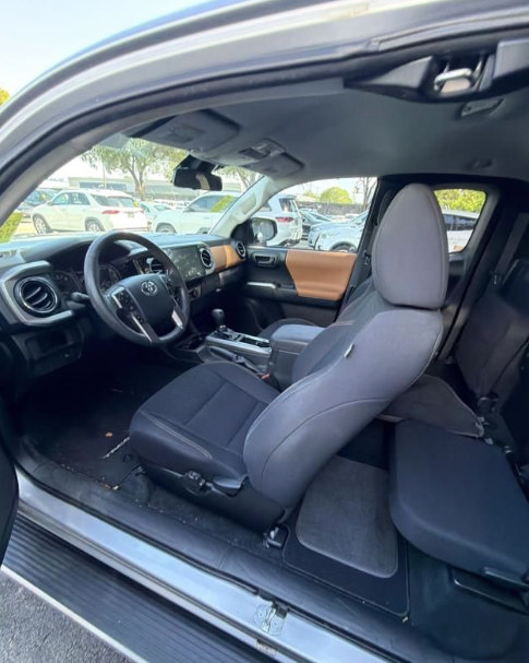Used 2018 Toyota Tacoma SR5 RWD image 7