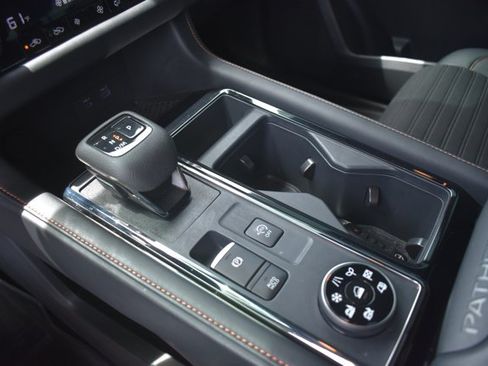Used 2025 Nissan Pathfinder Rock Creek AWD/4WD image 29