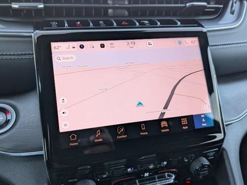 New 2025 Jeep Grand Cherokee L Overland w/ Advanced Protech Group III image 19