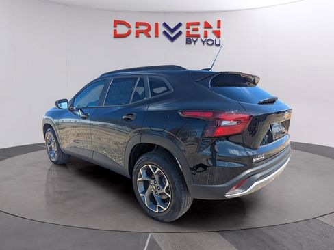 New 2026 Chevrolet Trax LT w/ LT Convenience Package image 3