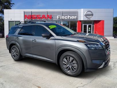 Used 2024 Nissan Pathfinder SV