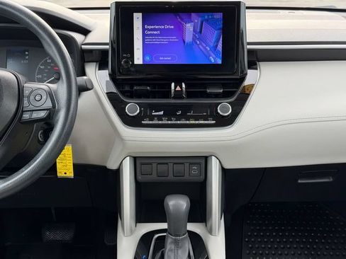 Certified 2025 Toyota Corolla Cross L AWD/4WD image 21