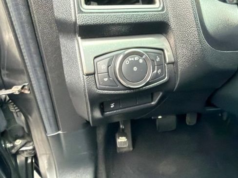 Used 2018 Ford Explorer XLT w/ Equipment Group 202A AWD/4WD image 15