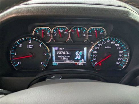 Used 2015 Chevrolet Suburban LT w/ Luxury Package image 12