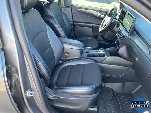 Used 2025 Ford Escape SE image 31
