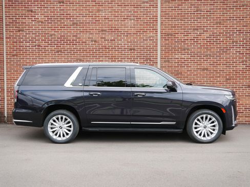 Certified 2024 Cadillac Escalade ESV Luxury AWD/4WD image 26