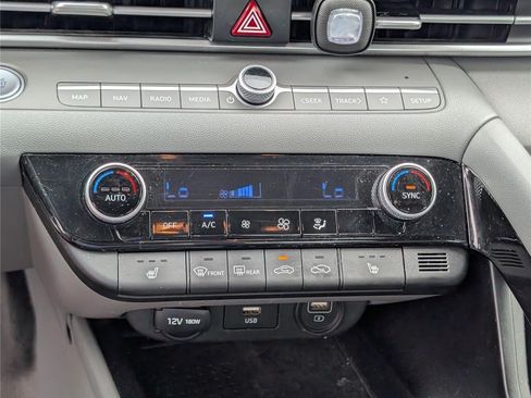 Used 2023 Hyundai Elantra SEL w/ Convenience Package FWD image 24
