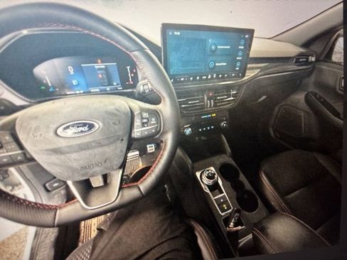 Used 2024 Ford Escape ST-Line w/ Tech Pack #1 image 9