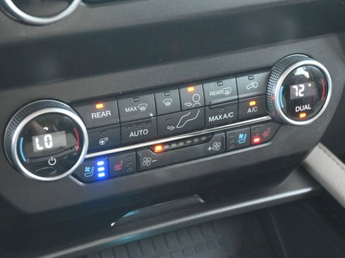 Used 2021 Ford Expedition XLT image 21